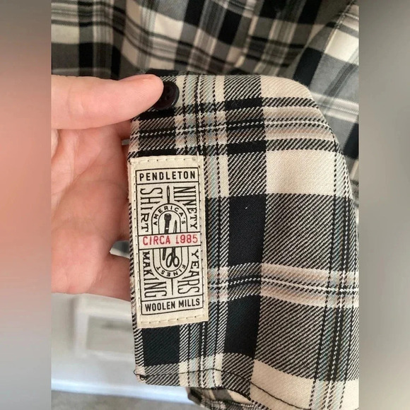 Pendleton Women’s 100% Virgin Wool Flannel Size Medium - Picture 5 of 8